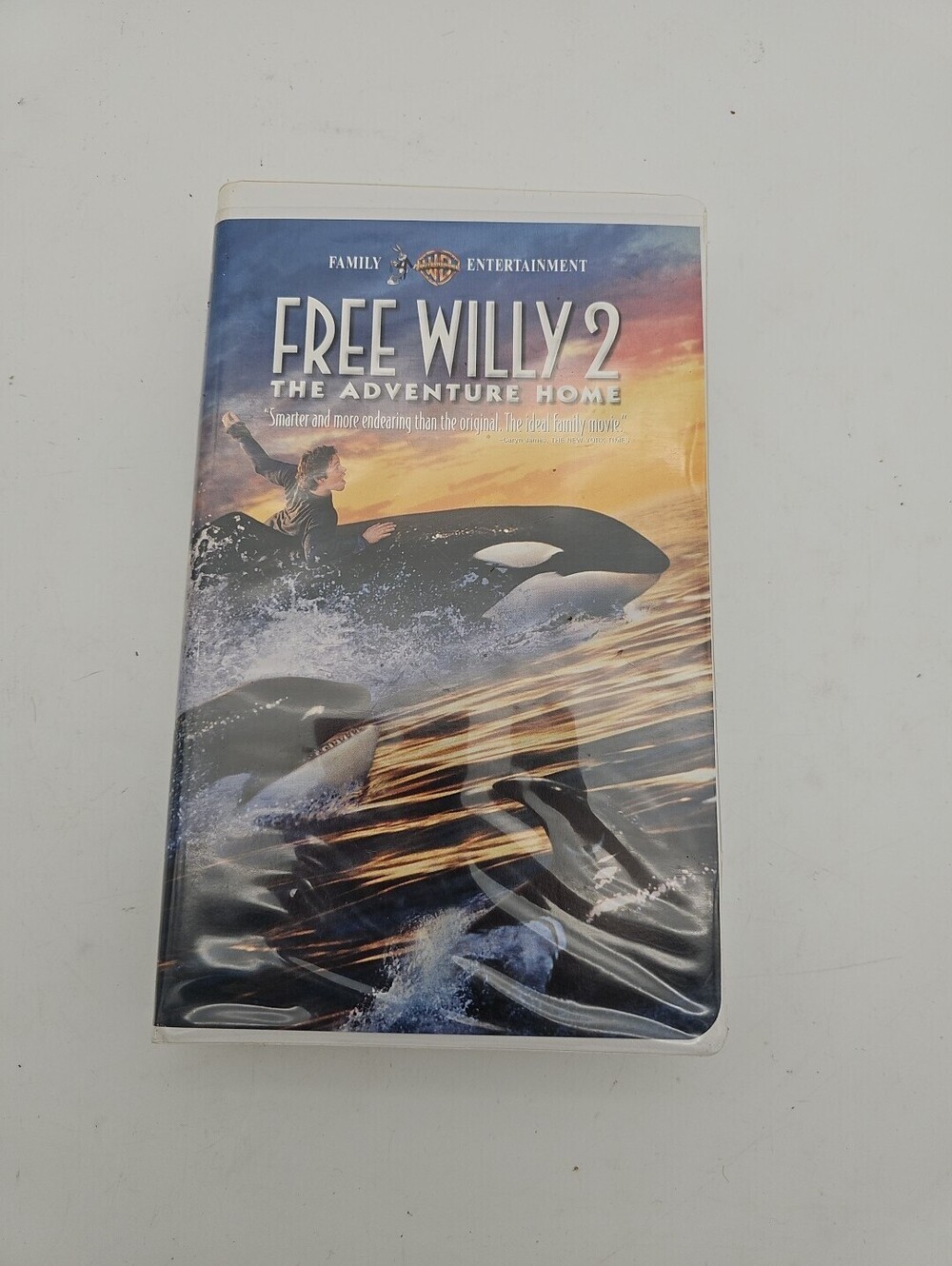 Free Willy 2: The Adventure Home (VHS, 1995) Clamshell Packaging